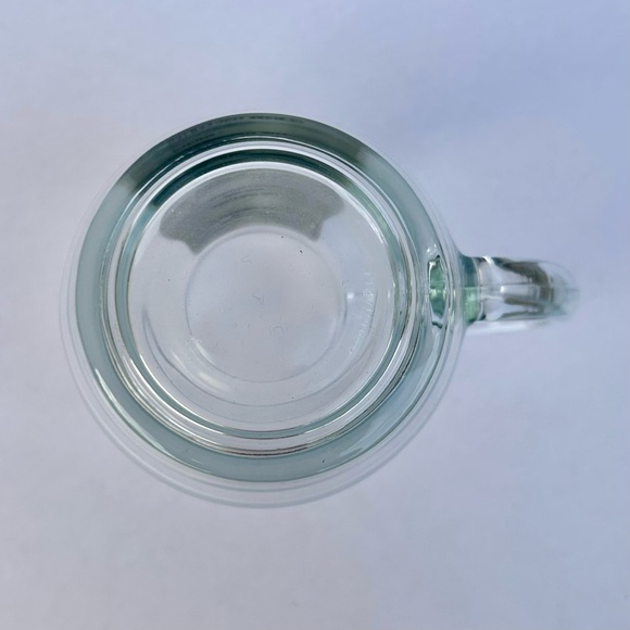 Elegant Glass Mug with Pewter Golfer Emblem - Picture 6 of 10